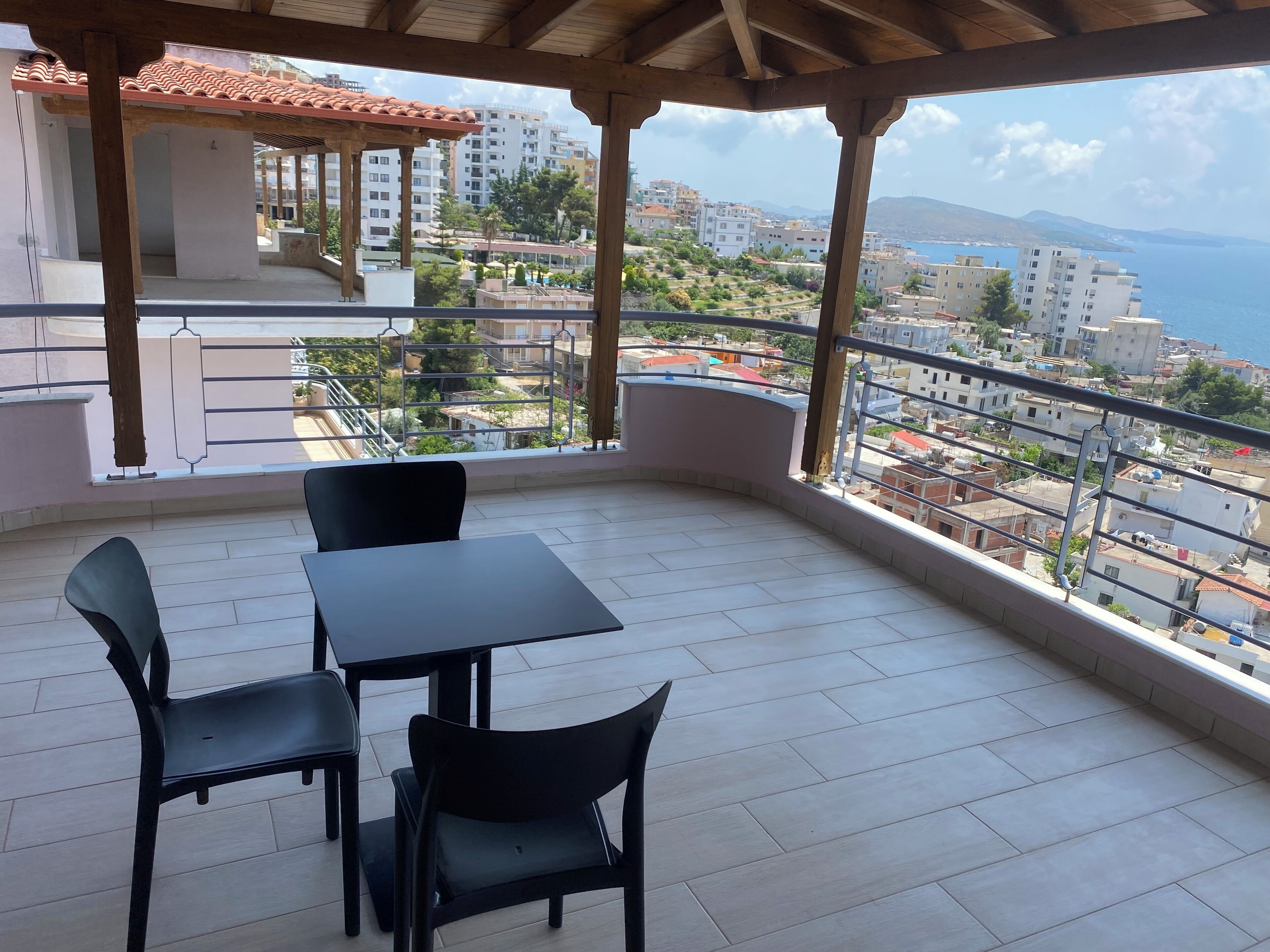 Breeze Cuddling Your Holidays