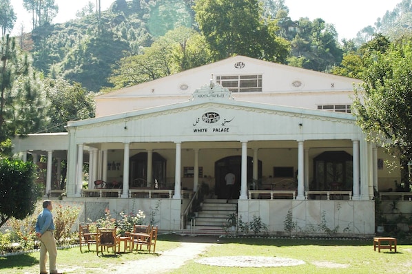 Exterior - Hotel White Palace (Swat)