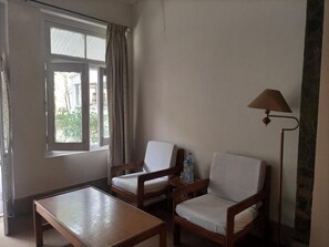 Deluxe Double Room | Soundproofing, iron/ironing board, free WiFi