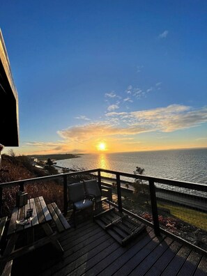 Terrace/patio - Brent lodge - luxury hill top living by the water (Newtownards)