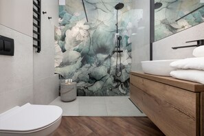 Shower, towels - Morzetu Apartment Gaski by Renters (Gaski)