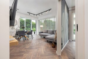 Apartment, 1 Bedroom, Terrace, Beachside | Living room