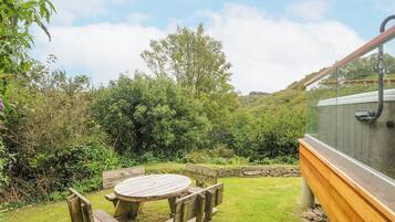 Cottage | Outdoor dining