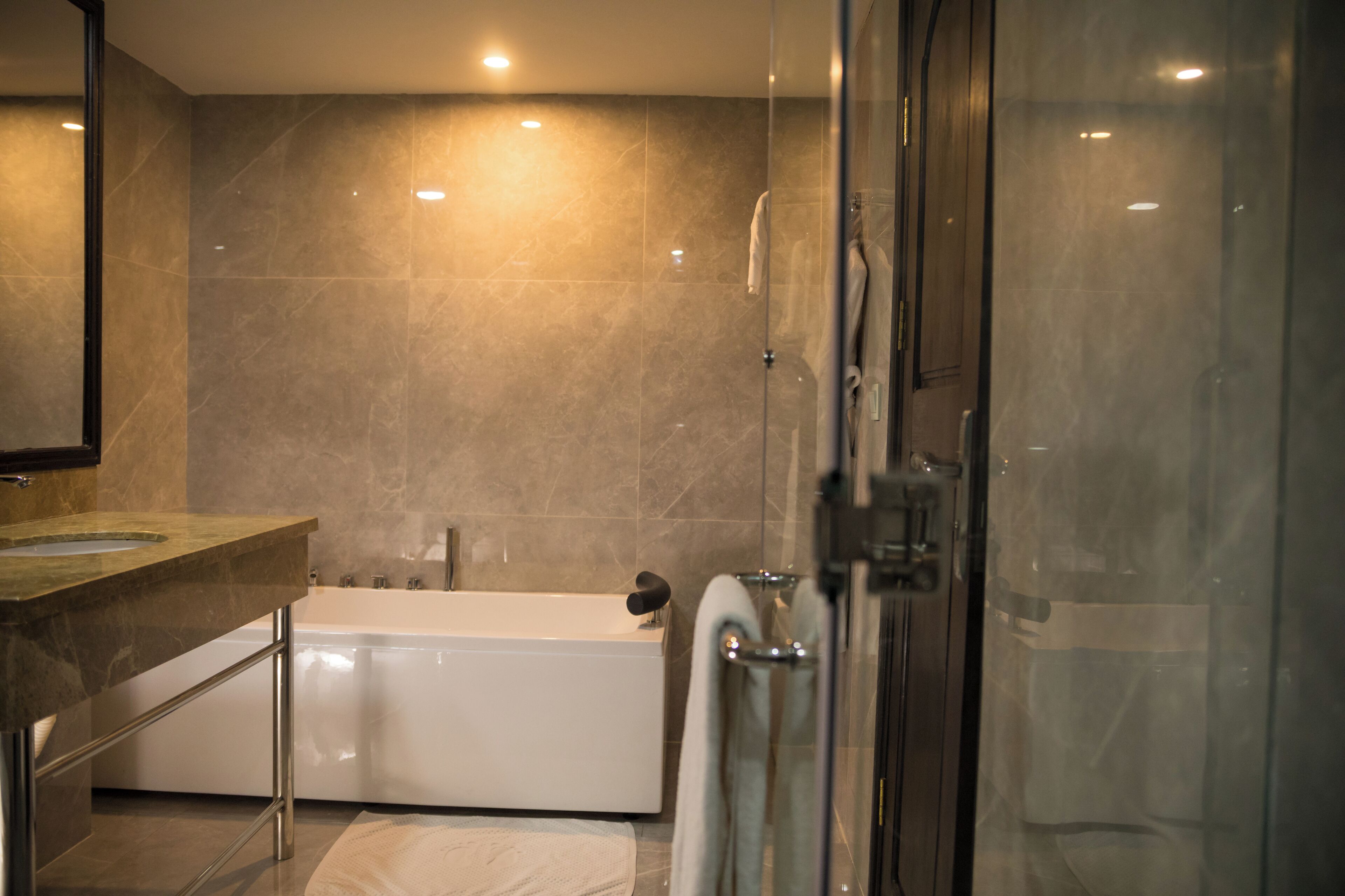 O'Bwira  Hotels & Resorts 