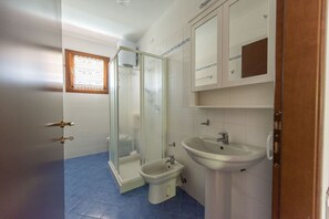 Departamento, 1 habitación, balcón, vista al jardín | Baño