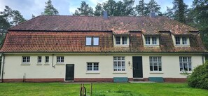 Exterior - Spacious vacation home on 19 hectares of woodland in a secluded location (Gerdau)