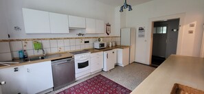 Private kitchen - Spacious vacation home on 19 hectares of woodland in a secluded location (Gerdau)