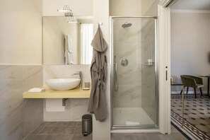 Chambre Double, vue jardin | Salle de bain