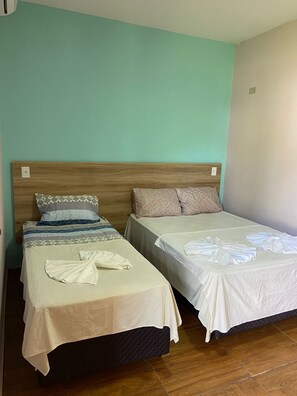 Standard Triple Room | Laptop workspace, free WiFi, bed sheets - Pousada Moryah (Paripueira)