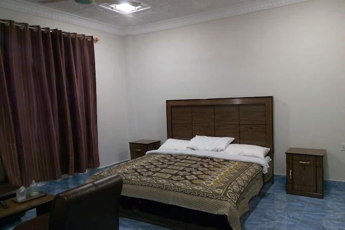 Standard Double Room | Soundproofing, iron/ironing board, free WiFi