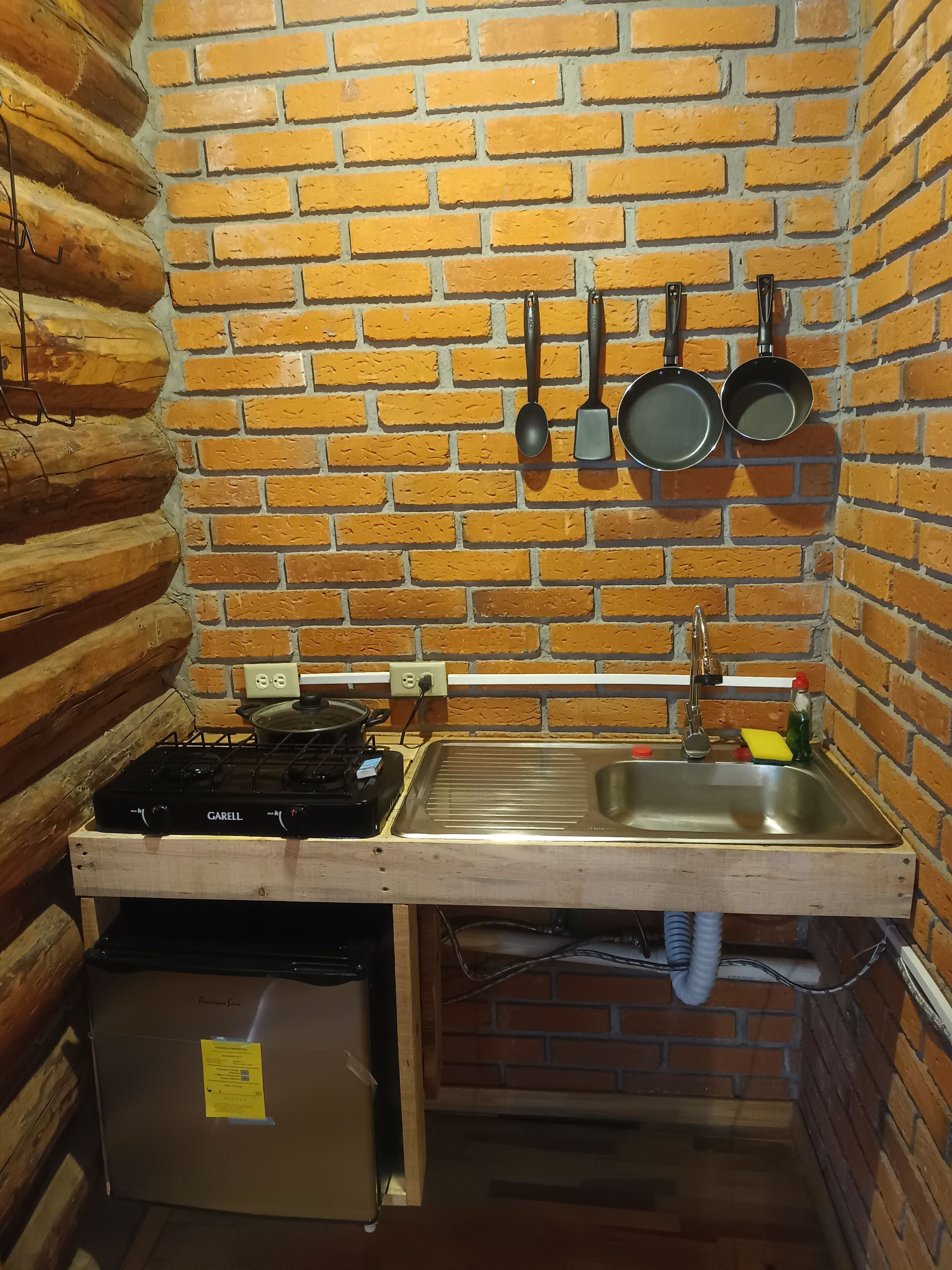 Room, 1 Bedroom, Patio, Mountain View | Private kitchen