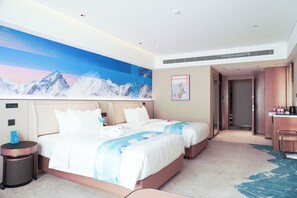 Premium bedding, down duvets, free minibar items, desk - Tianjin Polar Ocean Hotel (Tianjin)