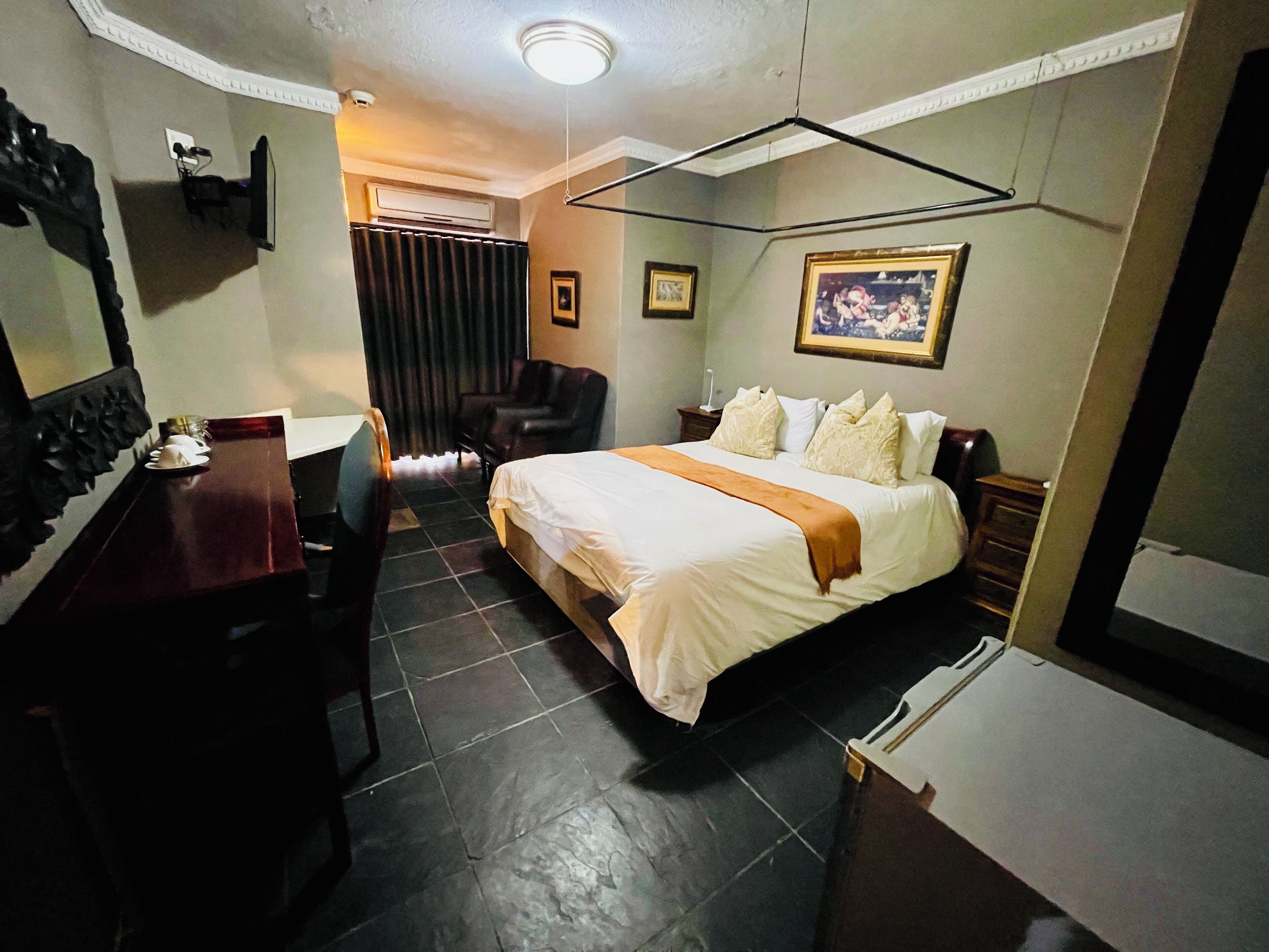 Premium bedding, Tempur-Pedic beds, in-room safe, desk