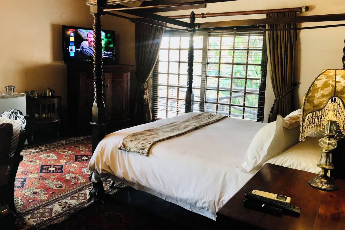Presidential Suite | 1 bedroom, in-room safe, desk, laptop workspace