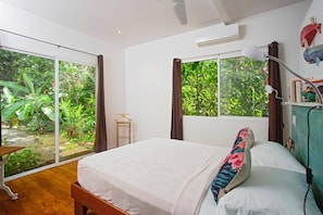 Egyptian cotton sheets, premium bedding, in-room safe