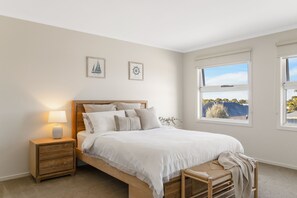 4 bedrooms, iron/ironing board, WiFi, bed sheets - Wallaby Retreat (Cowes)