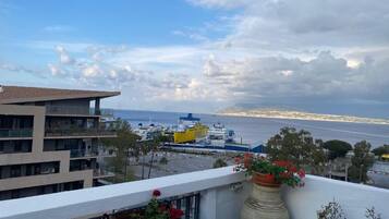 Appartamento, 2 camere da letto, terrazzo, vista oceano | Balcone