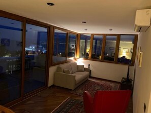 Huoneisto, 2 makuuhuonetta, terassi, valtamerinäköala | Lounge