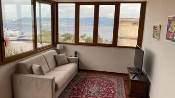 Apartment, 2 Bedrooms, Terrace, Ocean View | Lounge