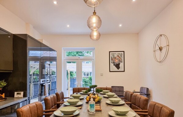 House | 5 bedrooms - Marvellous 5 bed Perfect for Family or Contractor (Manchester)