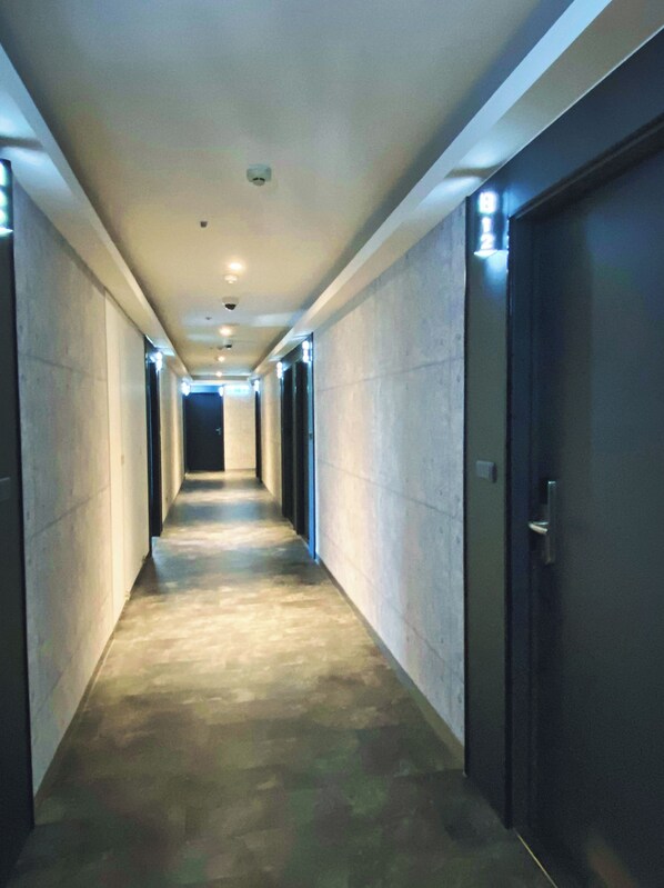 50-inch Smart TV with cable channels - Hub Hotel Songshan Inn (Taipei)