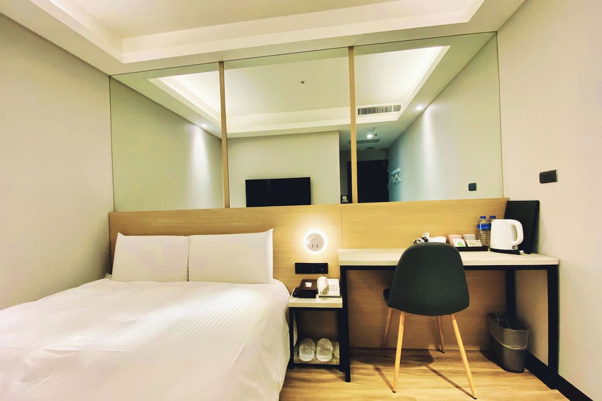 商務客房 (Check in after 21:00) | 1 間睡房、羽絨被、書桌、隔音