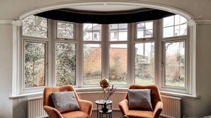 House | 5 bedrooms - Stunning Detached Hidden King Suite Abode (Leicester)