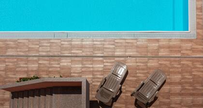 Relaxing Cristal Blu Studio Sleeps 4 Num1493