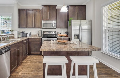 Cozy Professional Townhouse