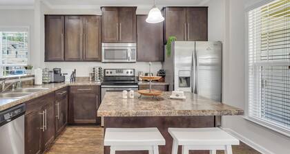 Cozy Professional Townhouse
