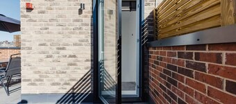 Watford - House - Sleeps 6 - Parking - Garden