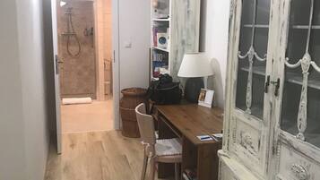 Apartment, 1 Bedroom, Balcony, City View | Living area
