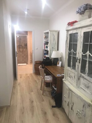 Apartment, 1 Schlafzimmer, Balkon, Stadtblick | Wohnbereich