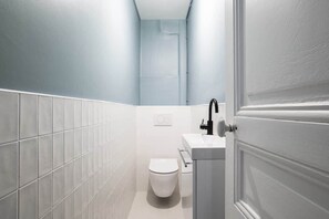 淋浴设施、吹风机