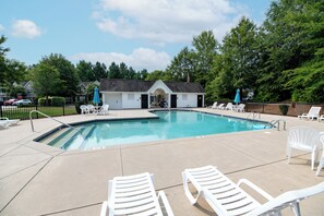 Pool - Hidden Gem near Triangle Town Center, 540 & US-1, with Neuse River Trail access (Raleigh)