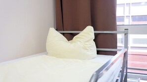 ห้องเบสิกสำหรับสี่ท่าน | 1 ห้องนอน, โต๊ะทำงาน, Wi-Fi ฟรี, ผ้าปูที่นอน