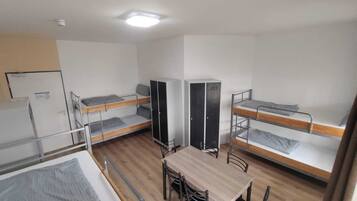 Zimmer, Gemeinschaftsbad