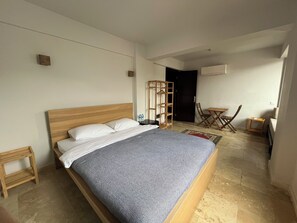 独特套房, 1 张大床和 1 张沙发床, 花园景观 | 埃及棉床单、高档床上用品、迷你吧、办公桌