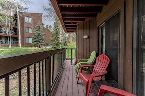 Property grounds - Keystone condo w/ wood-burning fireplace & private balcony, Close to shuttle (Keystone)