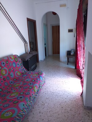 Living room - Villa Alma, Independent Apartment In Villa 700mt to The Sea (Bari)