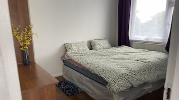 Apartment | 2 bedrooms, iron/ironing board, free WiFi, bed sheets