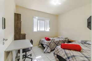 Iron/ironing board, free WiFi, bed sheets