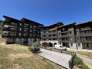 Exterior - 75m from shops, 1st floor, view ski slopes, terrace, ski locker, 27m², Méribel-Mottaret (Méribel - Les Allues)