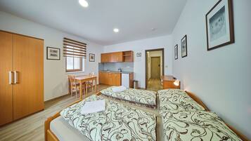 Standard Apartment | 1 bedroom, blackout curtains, free cots/infant beds, free WiFi