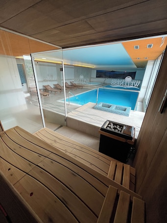 Indoor pool. Wellness Resort Bouda Malá Úpa