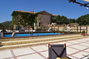 Casa, 1 habitación, para fumadores, patio | Alberca | Alberca al aire libre 