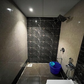 Bathroom - Hotel Wind Flower Regency - Near Kokilaben Hospital (Mumbai)