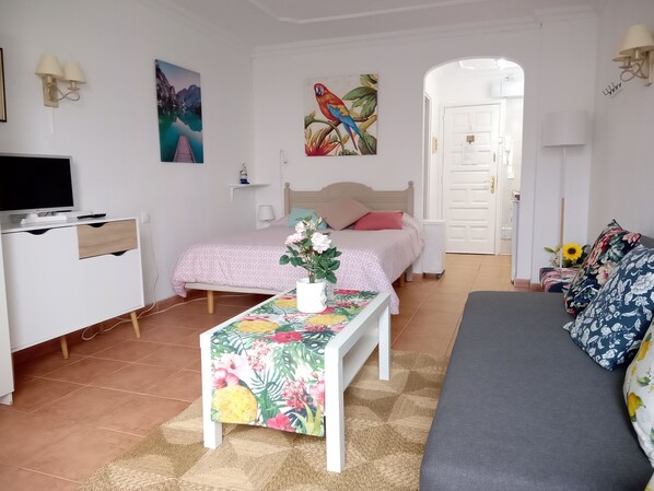 1 bedroom, iron/ironing board, free WiFi, bed sheets