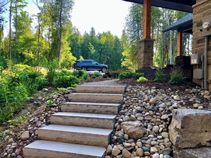 Hus, 2 soverom, terrasse, utsikt mot innsjø | Inngang