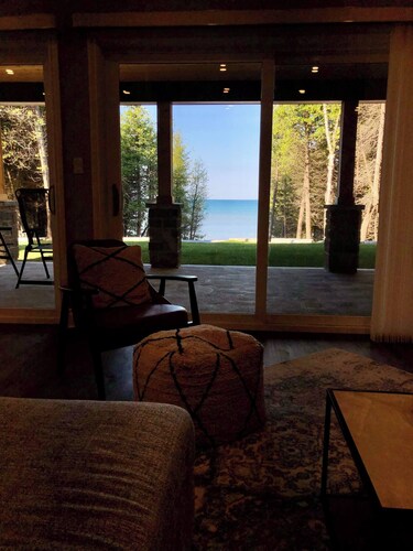 "stunning Serenity Cove On The Lake Cozy Cottage"